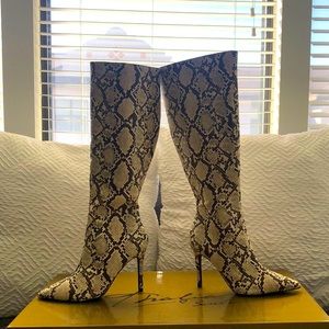 Thalia Sodi, knee high Snake Boots. Size 6.5